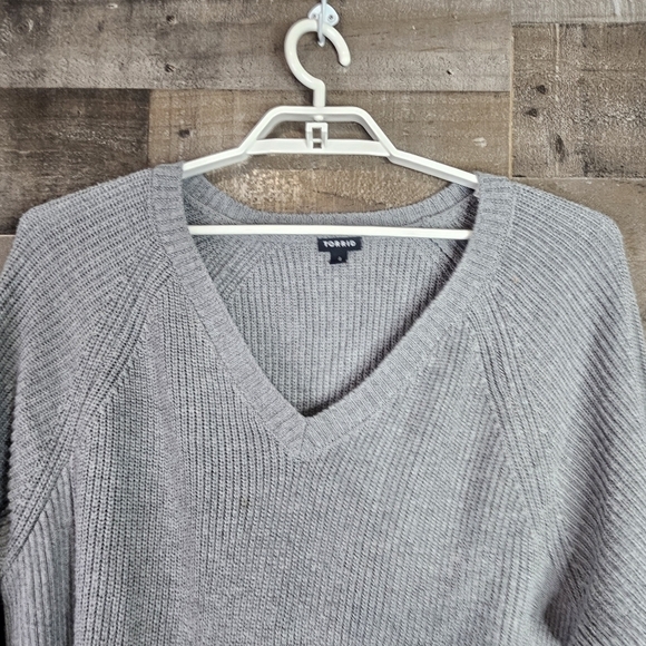Torrid Vneck Ribbed Tunic Sweater Grey Side Zip 4 X - Picture 2 of 6